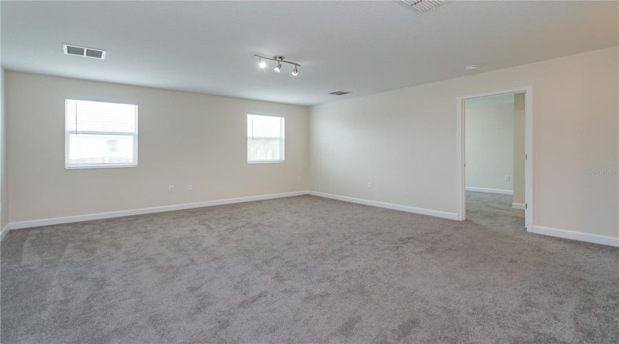DAVENPORT, Florida 33896, 6 Bedrooms Bedrooms, ,6 BathroomsBathrooms,Residential,For Sale,MOON VALLEY,0,MFRO6429083
