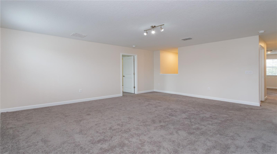 DAVENPORT, Florida 33896, 6 Bedrooms Bedrooms, ,6 BathroomsBathrooms,Residential,For Sale,MOON VALLEY,0,MFRO6429083
