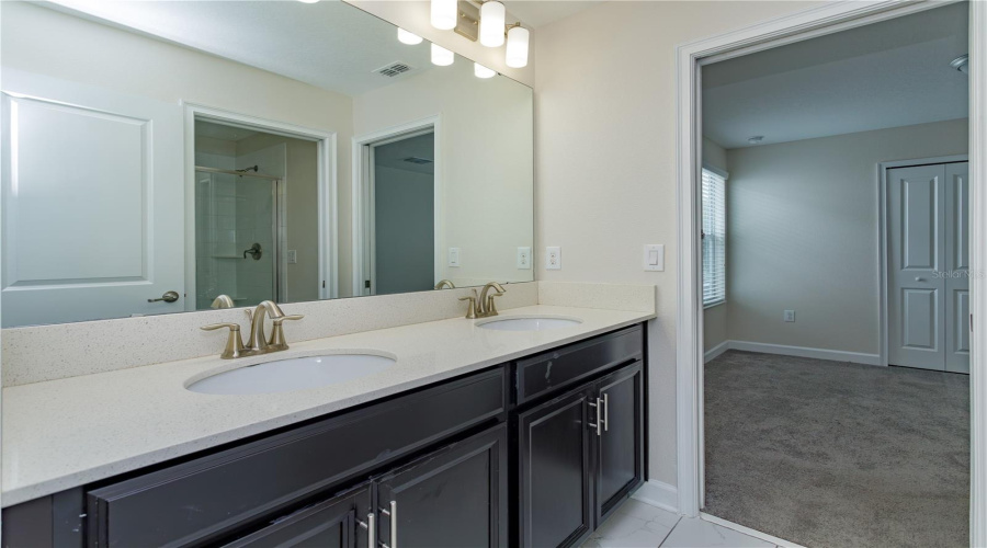 DAVENPORT, Florida 33896, 6 Bedrooms Bedrooms, ,6 BathroomsBathrooms,Residential,For Sale,MOON VALLEY,0,MFRO6429083