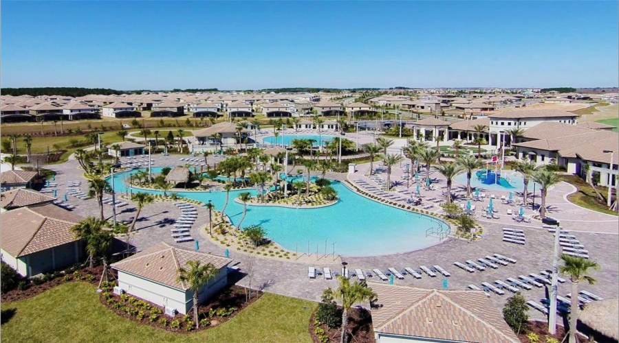 DAVENPORT, Florida 33896, 6 Bedrooms Bedrooms, ,6 BathroomsBathrooms,Residential,For Sale,MOON VALLEY,0,MFRO6429083