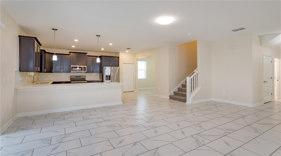 DAVENPORT, Florida 33896, 6 Bedrooms Bedrooms, ,6 BathroomsBathrooms,Residential,For Sale,MOON VALLEY,0,MFRO6429083