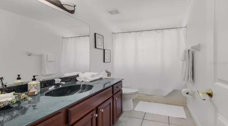DAVENPORT, Florida 33897, 5 Bedrooms Bedrooms, ,3 BathroomsBathrooms,Residential,For Sale,CORVINA,0,MFRTB8533365