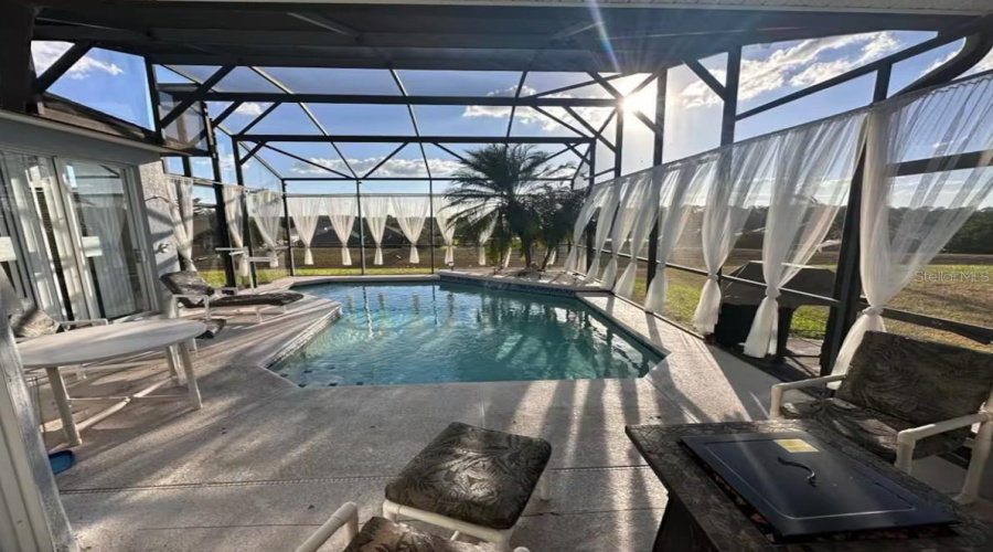 DAVENPORT, Florida 33897, 5 Bedrooms Bedrooms, ,3 BathroomsBathrooms,Residential,For Sale,CORVINA,0,MFRTB8533365