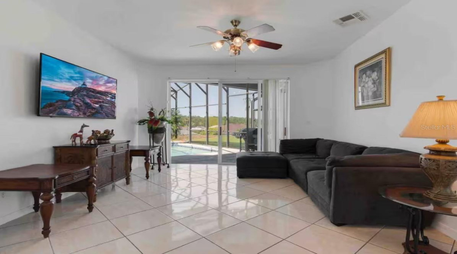 DAVENPORT, Florida 33897, 5 Bedrooms Bedrooms, ,3 BathroomsBathrooms,Residential,For Sale,CORVINA,0,MFRTB8533365