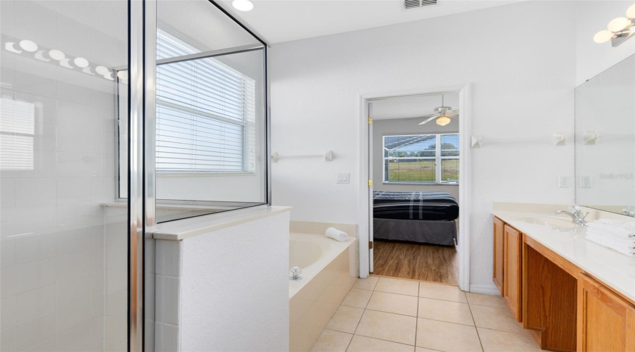 DAVENPORT, Florida 33897, 5 Bedrooms Bedrooms, ,4 BathroomsBathrooms,Residential,For Sale,BIRKDALE,0,MFRO6371520