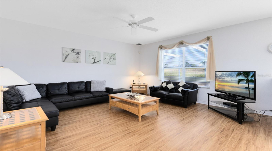 DAVENPORT, Florida 33897, 5 Bedrooms Bedrooms, ,4 BathroomsBathrooms,Residential,For Sale,BIRKDALE,0,MFRO6371520