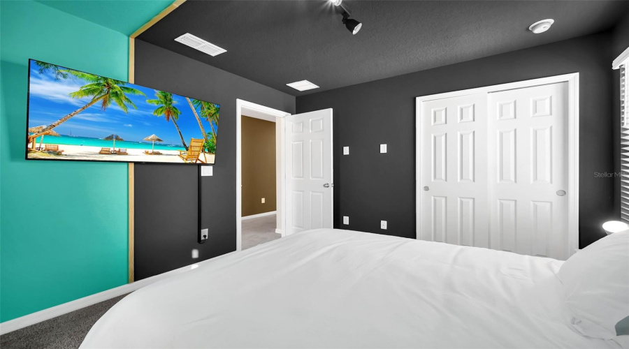 KISSIMMEE, Florida 34747, 6 Bedrooms Bedrooms, ,4 BathroomsBathrooms,Residential,For Sale,TROPICAL PALMS,0,MFRO6429663