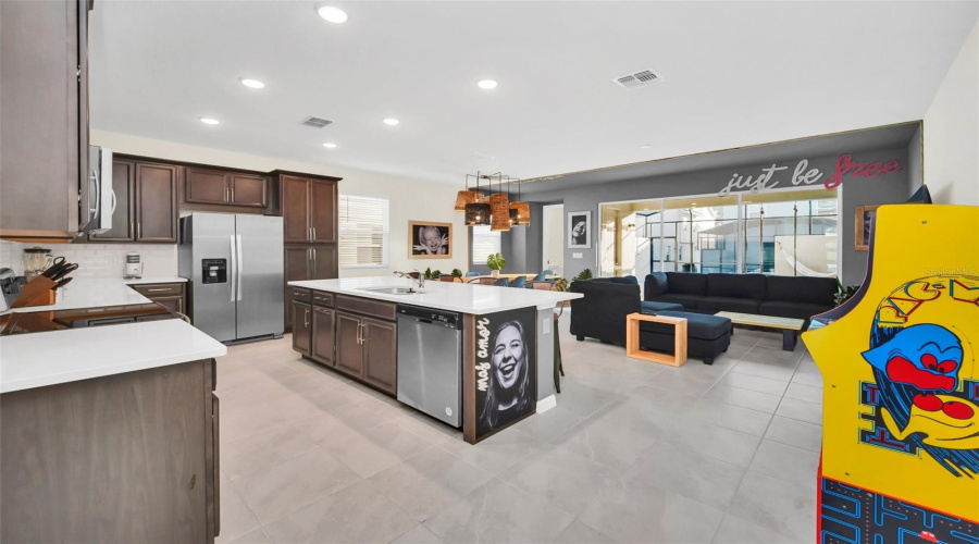 KISSIMMEE, Florida 34747, 6 Bedrooms Bedrooms, ,4 BathroomsBathrooms,Residential,For Sale,TROPICAL PALMS,0,MFRO6429663