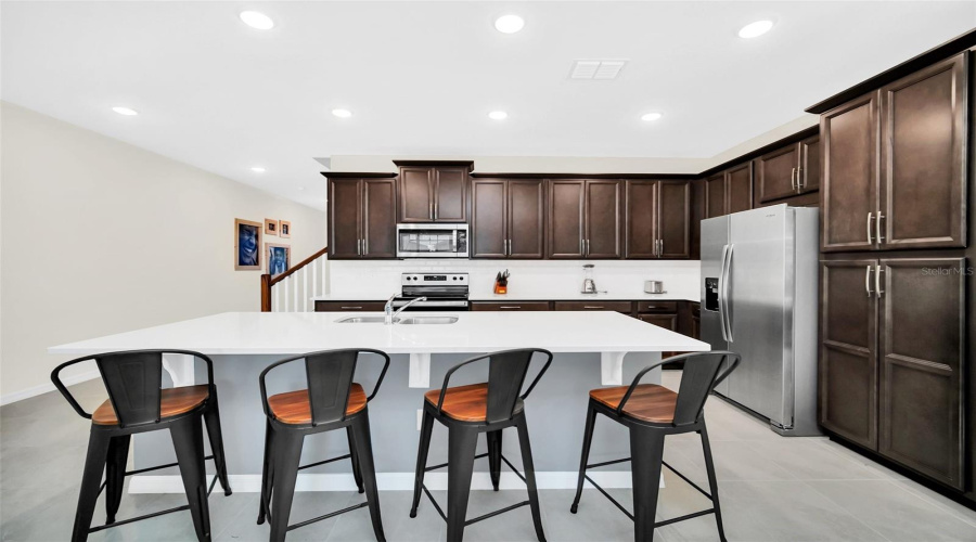 KISSIMMEE, Florida 34747, 6 Bedrooms Bedrooms, ,4 BathroomsBathrooms,Residential,For Sale,TROPICAL PALMS,0,MFRO6429663