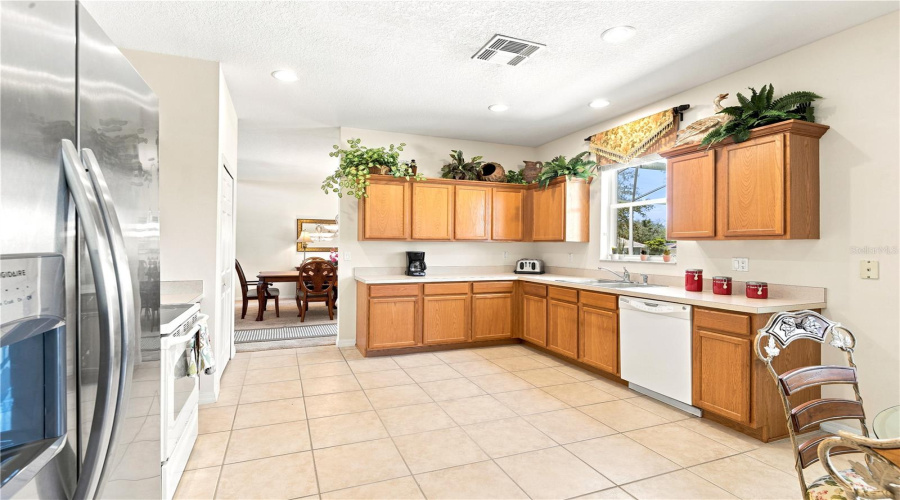 DAVENPORT, Florida 33837, 6 Bedrooms Bedrooms, ,3 BathroomsBathrooms,Residential,For Sale,WILDFLOWER,0,MFRV4950429