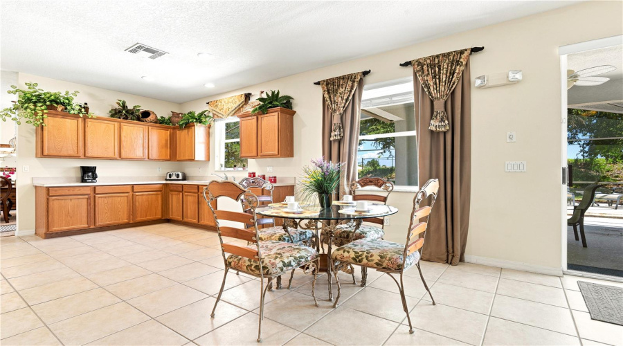DAVENPORT, Florida 33837, 6 Bedrooms Bedrooms, ,3 BathroomsBathrooms,Residential,For Sale,WILDFLOWER,0,MFRV4950429
