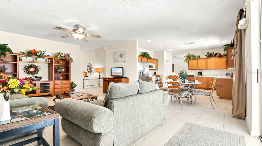 DAVENPORT, Florida 33837, 6 Bedrooms Bedrooms, ,3 BathroomsBathrooms,Residential,For Sale,WILDFLOWER,0,MFRV4950429