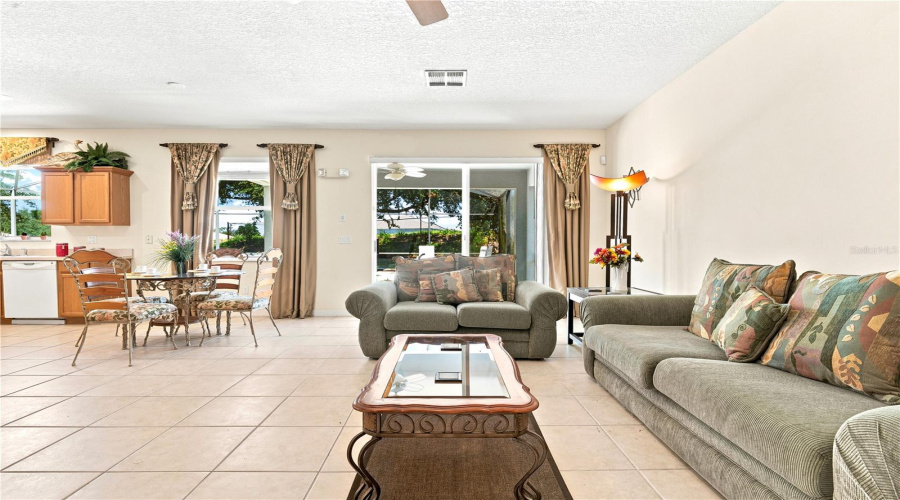 Large Comfy Family Room!