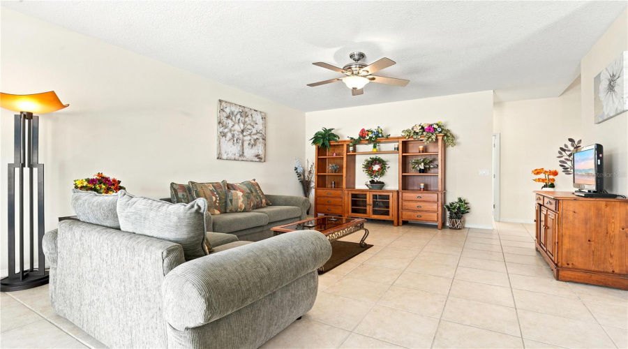 DAVENPORT, Florida 33837, 6 Bedrooms Bedrooms, ,3 BathroomsBathrooms,Residential,For Sale,WILDFLOWER,0,MFRV4950429