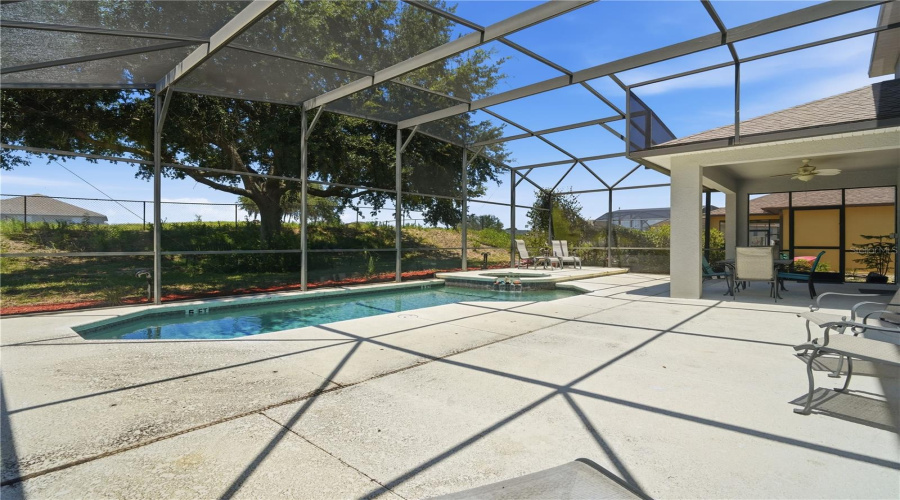 DAVENPORT, Florida 33837, 6 Bedrooms Bedrooms, ,3 BathroomsBathrooms,Residential,For Sale,WILDFLOWER,0,MFRV4950429