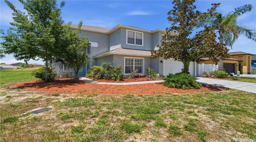 DAVENPORT, Florida 33837, 6 Bedrooms Bedrooms, ,3 BathroomsBathrooms,Residential,For Sale,WILDFLOWER,0,MFRV4950429