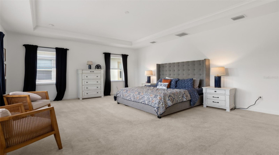 ORLANDO, Florida 32836, 5 Bedrooms Bedrooms, ,4 BathroomsBathrooms,Residential,For Sale,ROYAL CYPRESS,0,MFRO6380590