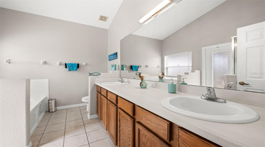 DAVENPORT, Florida 33837, 4 Bedrooms Bedrooms, ,3 BathroomsBathrooms,Residential,For Sale,ANDALUSIA,0,MFRO6418117