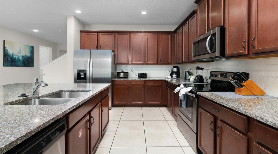 KISSIMMEE, Florida 34747, 6 Bedrooms Bedrooms, ,5 BathroomsBathrooms,Residential,For Sale,FLAMINGO KEY,0,MFRS5134521