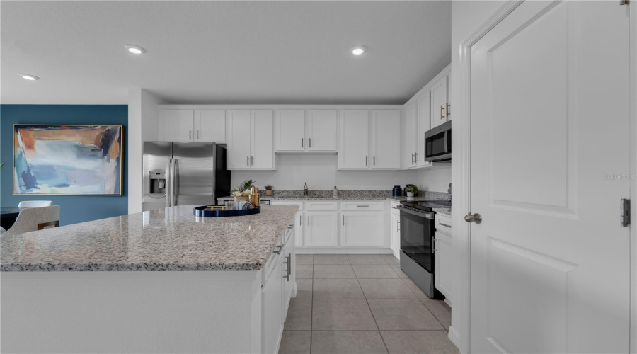 DAVENPORT, Florida 33897, 3 Bedrooms Bedrooms, ,2 BathroomsBathrooms,Residential,For Sale,CUBAN ROYAL PALM,0,MFRO6429794