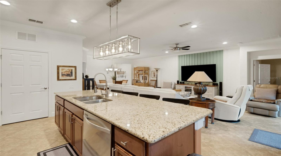 DAVENPORT, Florida 33837, 3 Bedrooms Bedrooms, ,2 BathroomsBathrooms,Residential,For Sale,CASTELLON,0,MFRS5154401