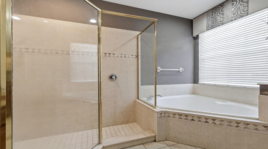 ORLANDO, Florida 32836, 4 Bedrooms Bedrooms, ,3 BathroomsBathrooms,Residential,For Sale,VIA BELLA NOTTE,0,MFRO6336248