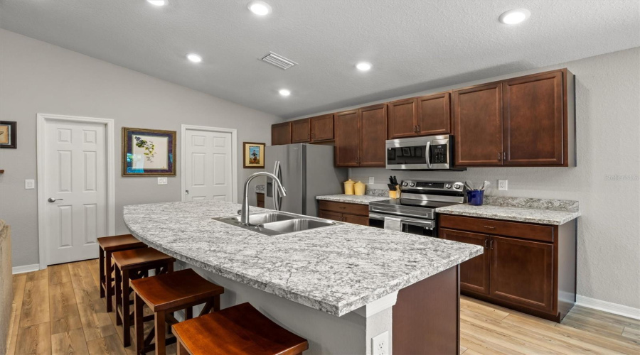 DAVENPORT, Florida 33837, 3 Bedrooms Bedrooms, ,2 BathroomsBathrooms,Residential,For Sale,NOBLE,0,MFRO6404637