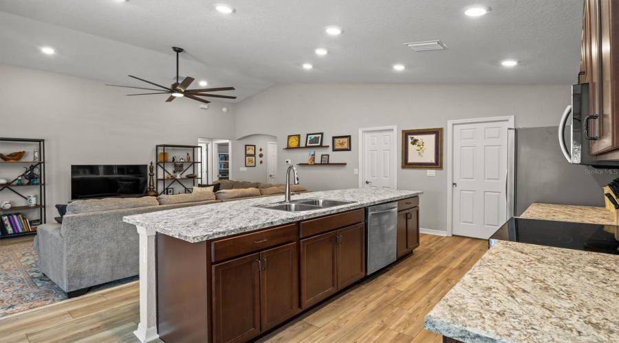 DAVENPORT, Florida 33837, 3 Bedrooms Bedrooms, ,2 BathroomsBathrooms,Residential,For Sale,NOBLE,0,MFRO6404637