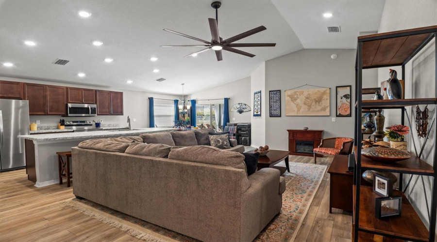 DAVENPORT, Florida 33837, 3 Bedrooms Bedrooms, ,2 BathroomsBathrooms,Residential,For Sale,NOBLE,0,MFRO6404637