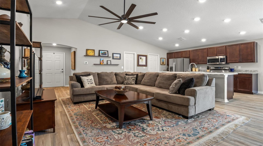 DAVENPORT, Florida 33837, 3 Bedrooms Bedrooms, ,2 BathroomsBathrooms,Residential,For Sale,NOBLE,0,MFRO6404637