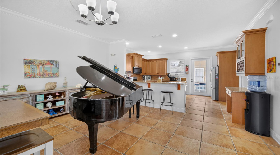 Dining/Kitchen