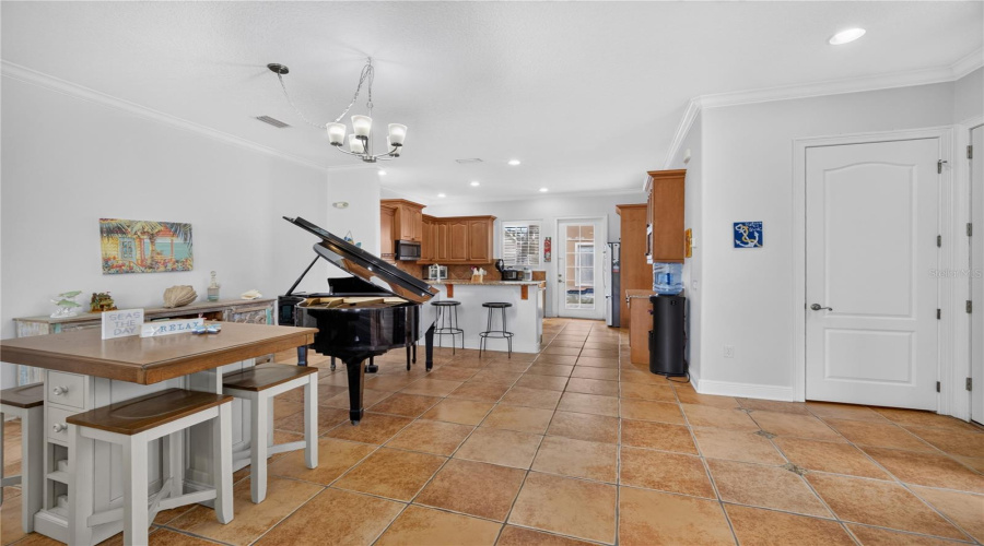Dining/Kitchen