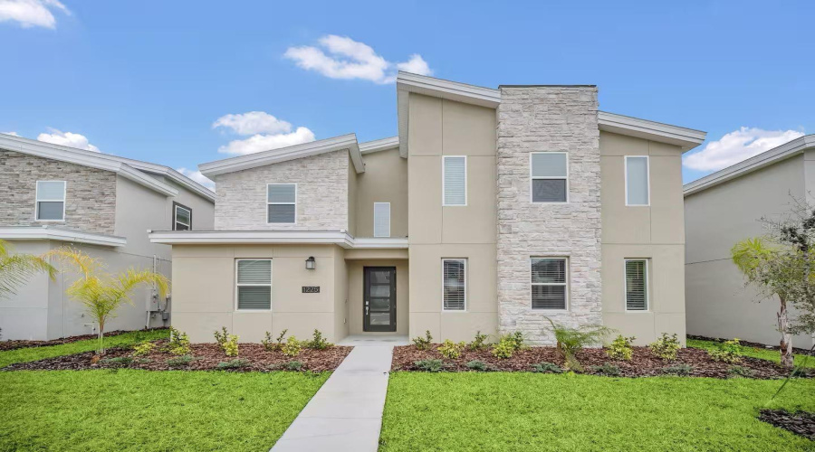 DAVENPORT, Florida 33896, 9 Bedrooms Bedrooms, ,5 BathroomsBathrooms,Residential,For Sale,CHALLENGE,0,MFRTB8486873