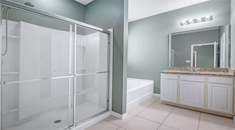 DAVENPORT, Florida 33837, 6 Bedrooms Bedrooms, ,5 BathroomsBathrooms,Residential,For Sale,WILDWOOD,0,MFRO6429926