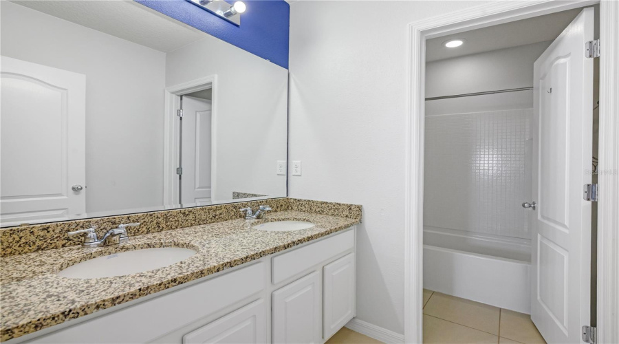 DAVENPORT, Florida 33837, 6 Bedrooms Bedrooms, ,5 BathroomsBathrooms,Residential,For Sale,WILDWOOD,0,MFRO6429926