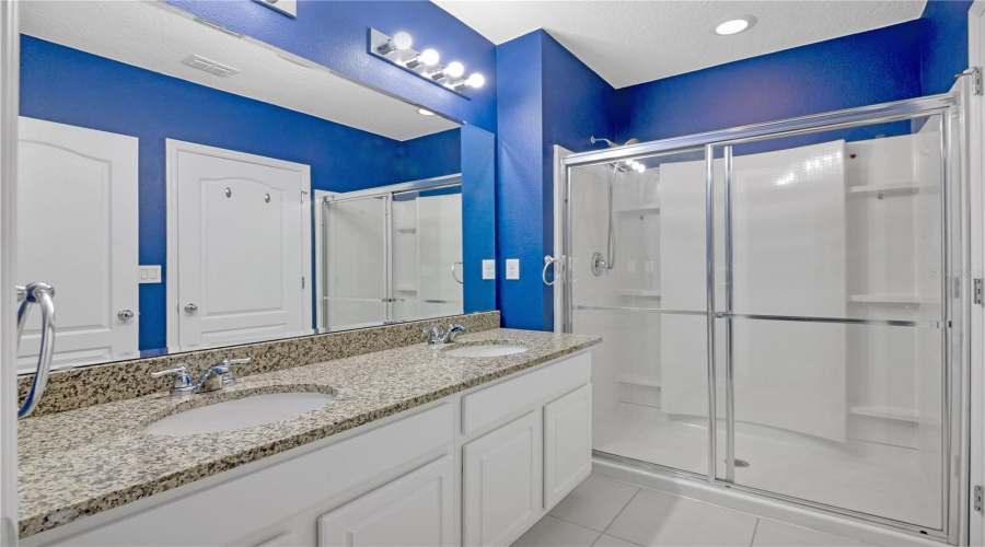 DAVENPORT, Florida 33837, 6 Bedrooms Bedrooms, ,5 BathroomsBathrooms,Residential,For Sale,WILDWOOD,0,MFRO6429926