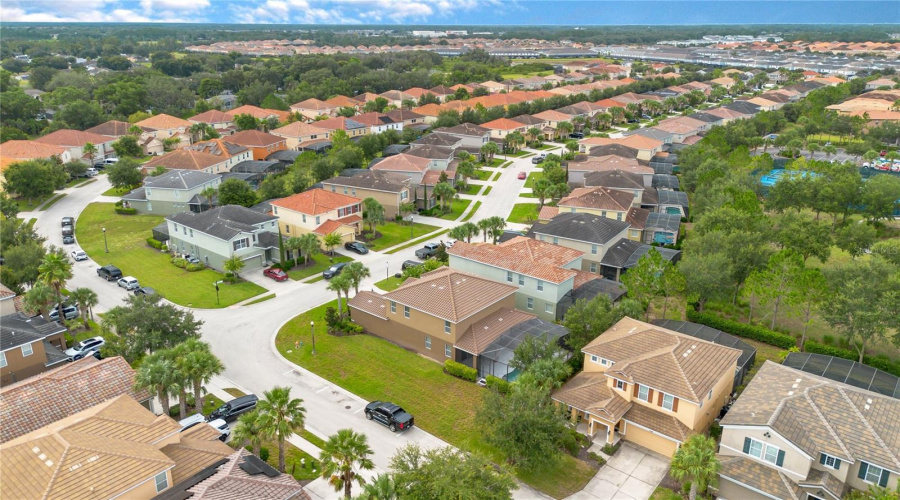 DAVENPORT, Florida 33837, 6 Bedrooms Bedrooms, ,5 BathroomsBathrooms,Residential,For Sale,WILDWOOD,0,MFRO6429926