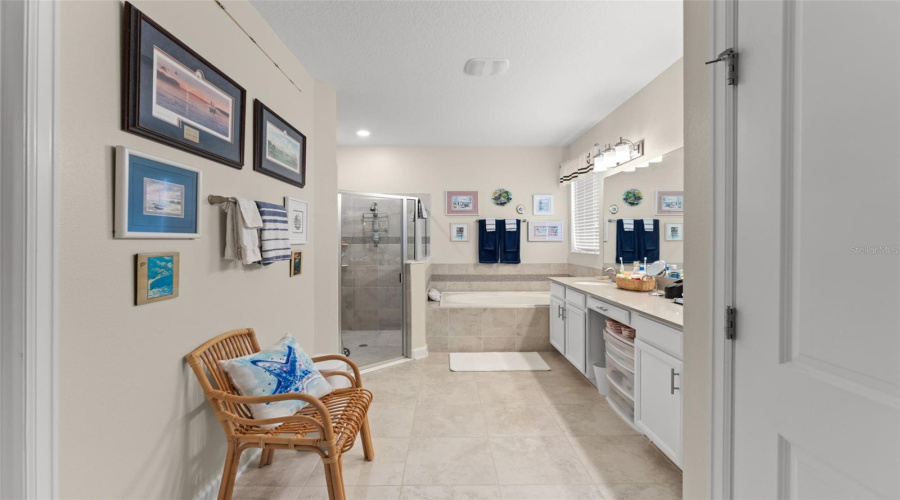 KISSIMMEE, Florida 34746, 4 Bedrooms Bedrooms, ,3 BathroomsBathrooms,Residential,For Sale,TRIBUTE,0,MFRO6428916