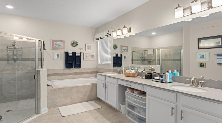 KISSIMMEE, Florida 34746, 4 Bedrooms Bedrooms, ,3 BathroomsBathrooms,Residential,For Sale,TRIBUTE,0,MFRO6428916