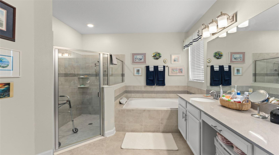 KISSIMMEE, Florida 34746, 4 Bedrooms Bedrooms, ,3 BathroomsBathrooms,Residential,For Sale,TRIBUTE,0,MFRO6428916