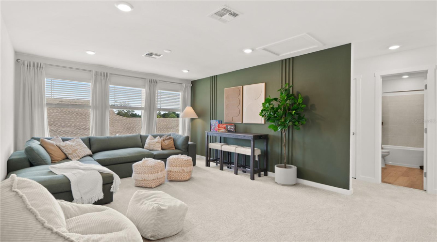 DAVENPORT, Florida 33837, 5 Bedrooms Bedrooms, ,3 BathroomsBathrooms,Residential,For Sale,EASTMINSTER,0,MFRO6429871