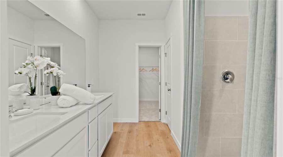 DAVENPORT, Florida 33837, 5 Bedrooms Bedrooms, ,3 BathroomsBathrooms,Residential,For Sale,EASTMINSTER,0,MFRO6429871