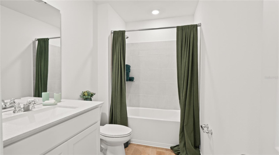 DAVENPORT, Florida 33837, 5 Bedrooms Bedrooms, ,3 BathroomsBathrooms,Residential,For Sale,EASTMINSTER,0,MFRO6429871