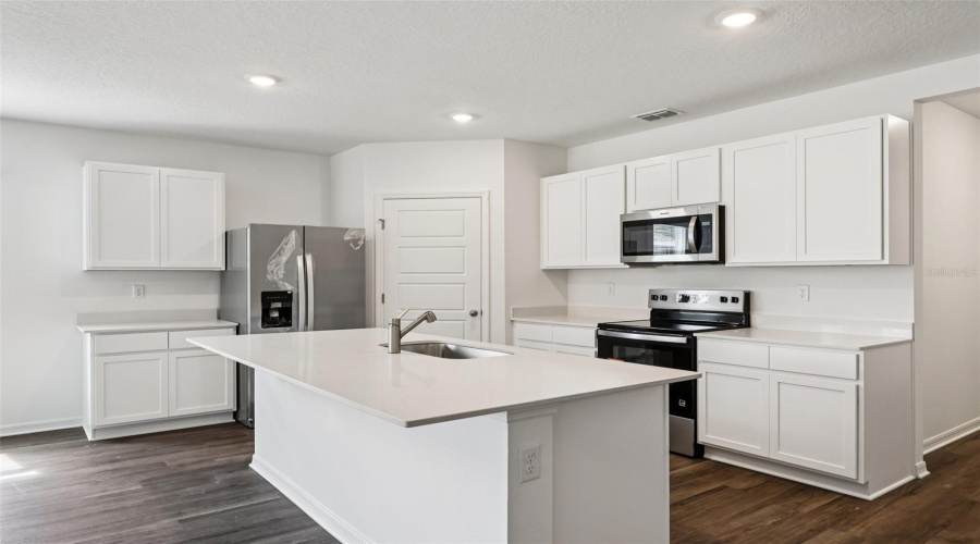 DAVENPORT, Florida 33837, 4 Bedrooms Bedrooms, ,3 BathroomsBathrooms,Residential,For Sale,LIMEKLIN FALLS,0,MFRO6429813