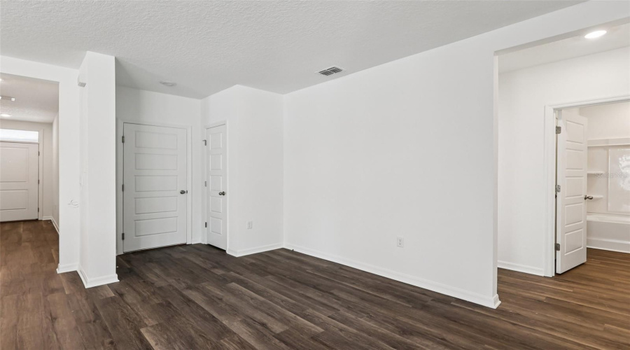DAVENPORT, Florida 33837, 4 Bedrooms Bedrooms, ,3 BathroomsBathrooms,Residential,For Sale,LIMEKLIN FALLS,0,MFRO6429813