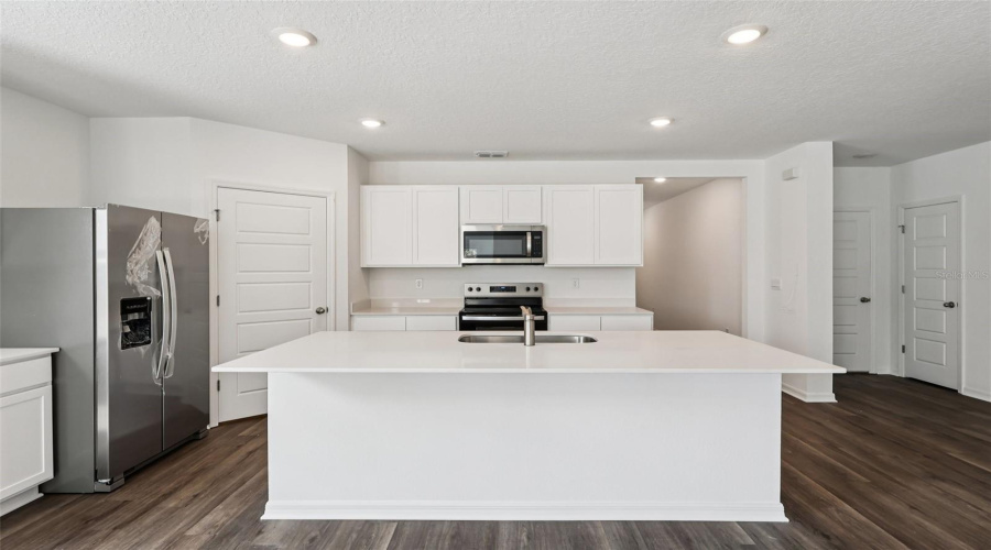 DAVENPORT, Florida 33837, 4 Bedrooms Bedrooms, ,3 BathroomsBathrooms,Residential,For Sale,LIMEKLIN FALLS,0,MFRO6429813