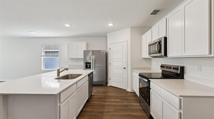 DAVENPORT, Florida 33837, 4 Bedrooms Bedrooms, ,3 BathroomsBathrooms,Residential,For Sale,LIMEKLIN FALLS,0,MFRO6429813