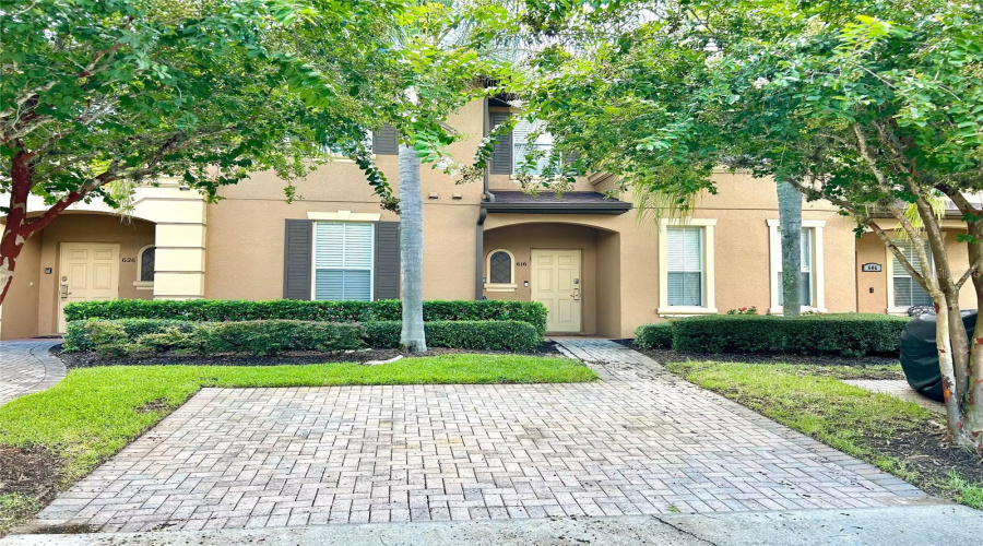 DAVENPORT, Florida 33837, 4 Bedrooms Bedrooms, ,3 BathroomsBathrooms,Residential,For Sale,VERONA AVE,0,MFRO6428378