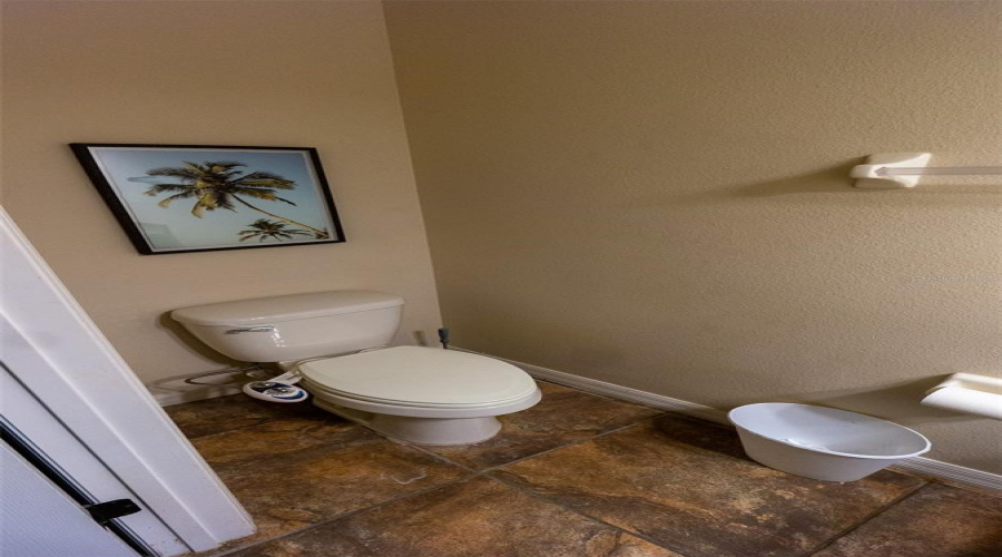 DAVENPORT, Florida 33837, 6 Bedrooms Bedrooms, ,4 BathroomsBathrooms,Residential,For Sale,BRIDGEFORD CROSSING,0,MFRO6421852