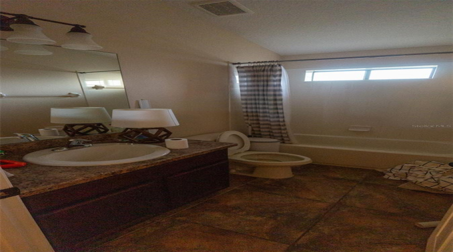 DAVENPORT, Florida 33837, 6 Bedrooms Bedrooms, ,4 BathroomsBathrooms,Residential,For Sale,BRIDGEFORD CROSSING,0,MFRO6421852
